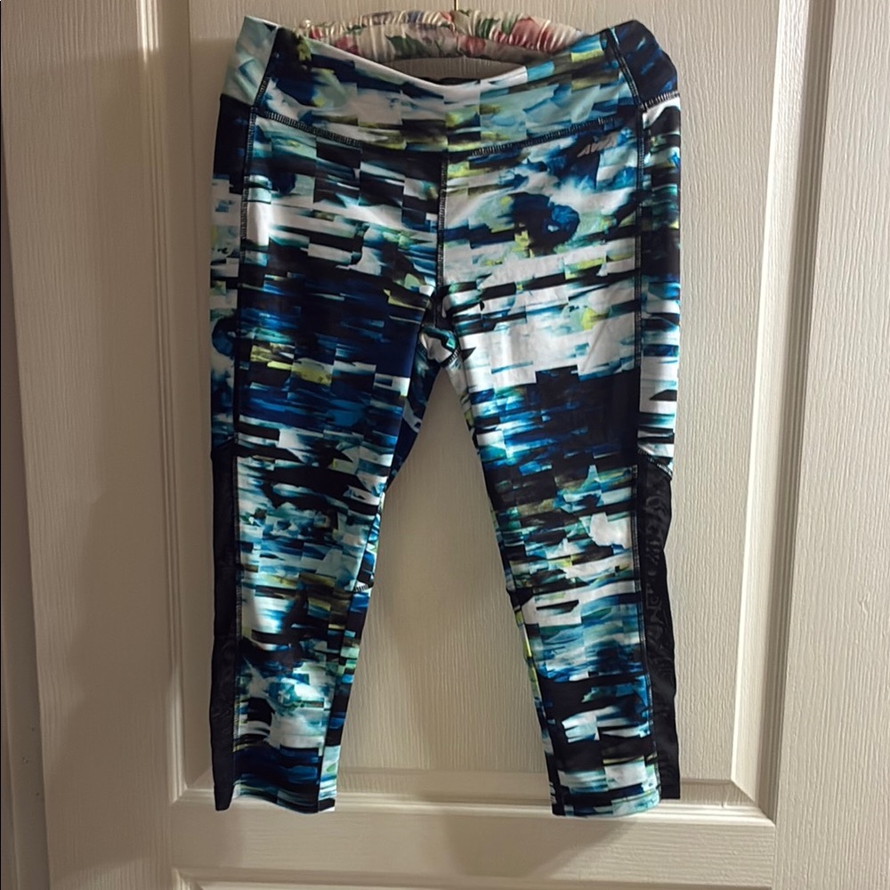 Avia Blue and Black Leggings with Dynamic Abstract Design